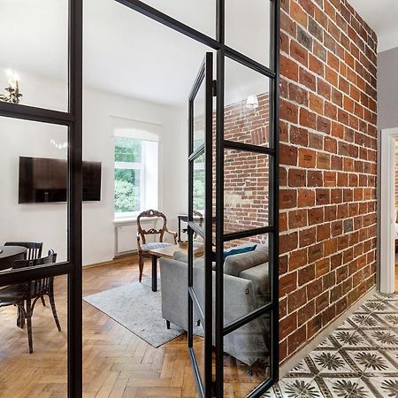 Gallery Art Apartment ลวีฟ ภายนอก รูปภาพ