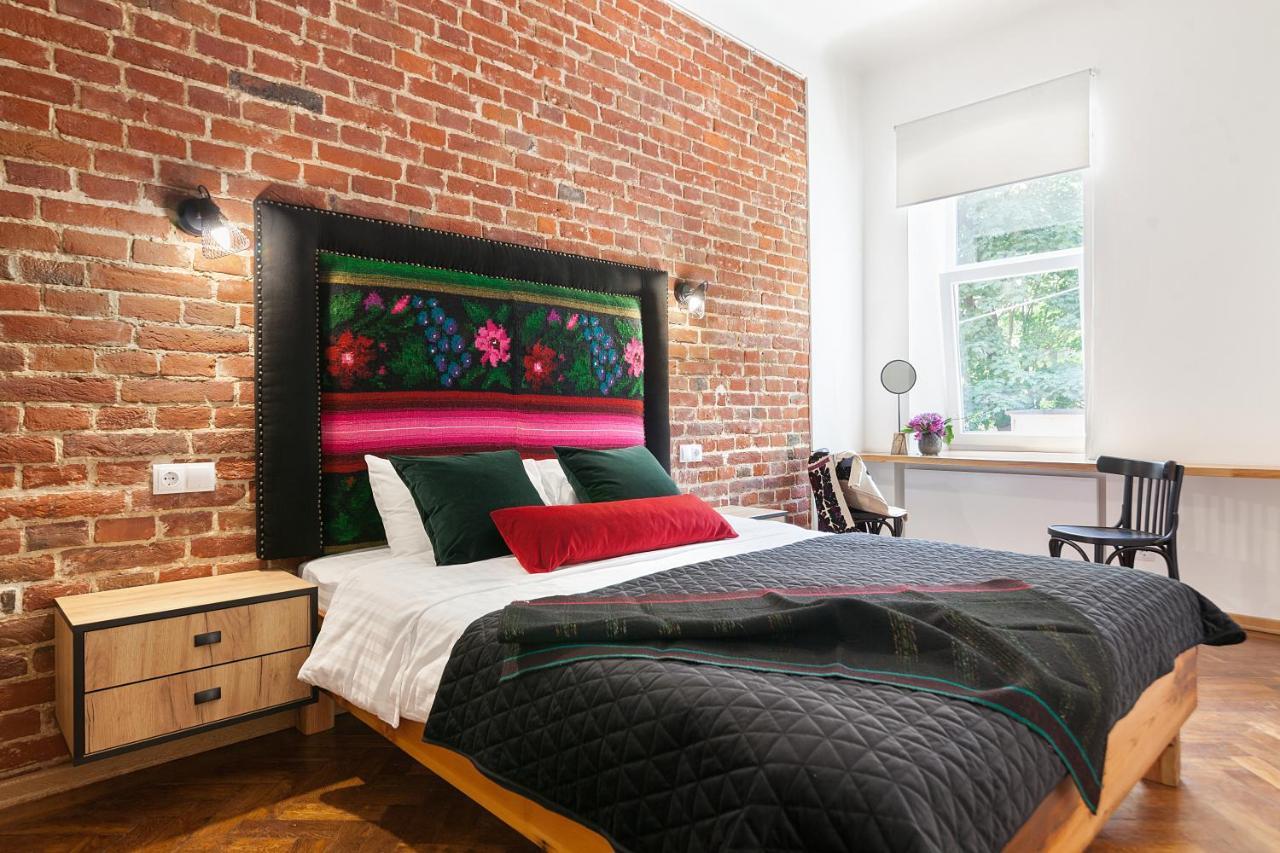 Gallery Art Apartment ลวีฟ ภายนอก รูปภาพ