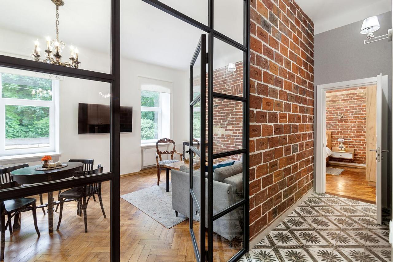 Gallery Art Apartment ลวีฟ ภายนอก รูปภาพ