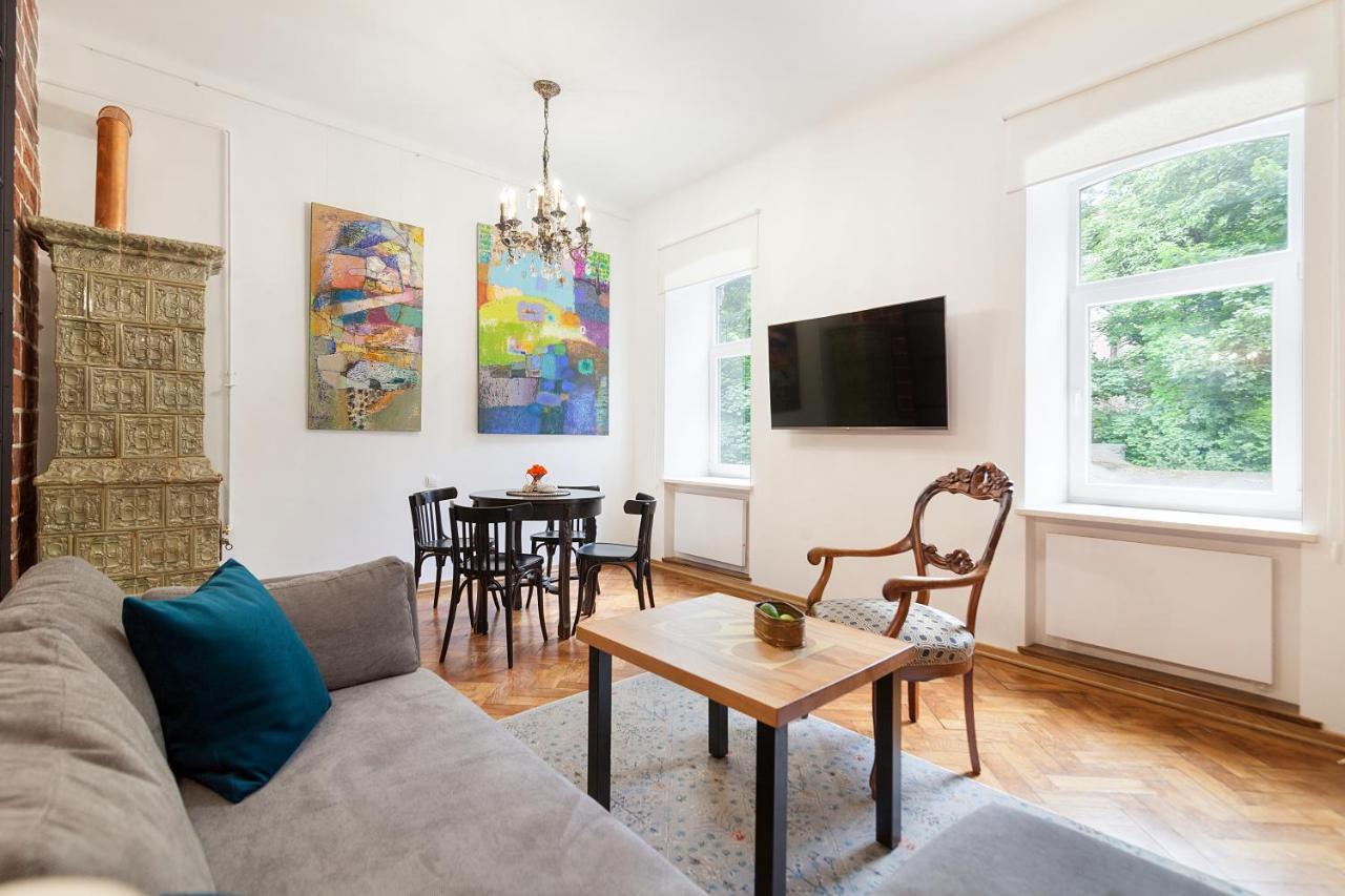 Gallery Art Apartment ลวีฟ ภายนอก รูปภาพ