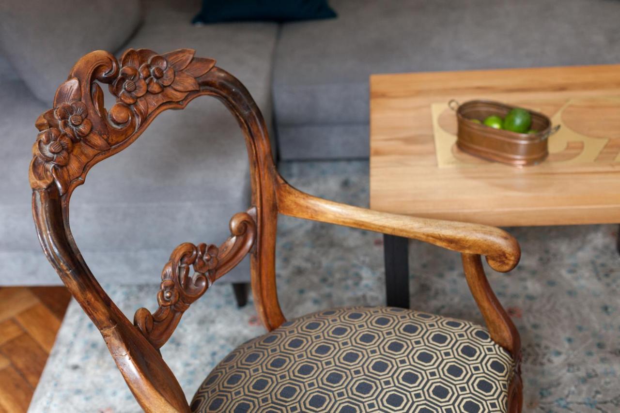 Gallery Art Apartment ลวีฟ ภายนอก รูปภาพ