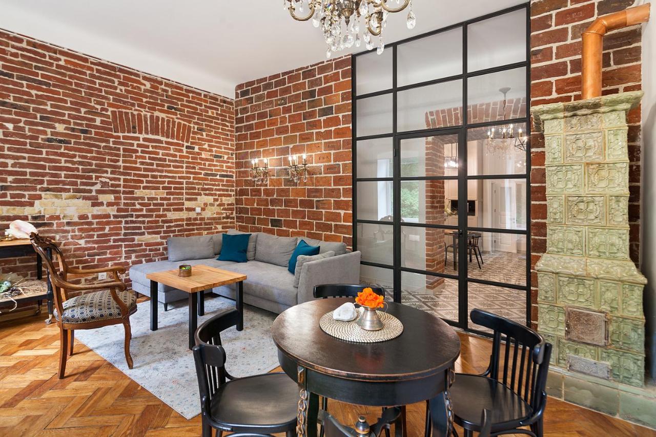 Gallery Art Apartment ลวีฟ ภายนอก รูปภาพ